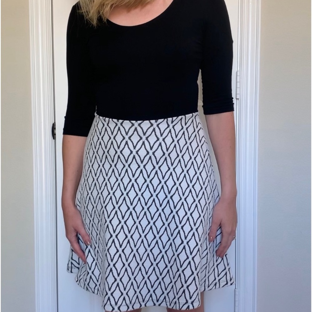 Le Lis Black and White Skater Dress - S